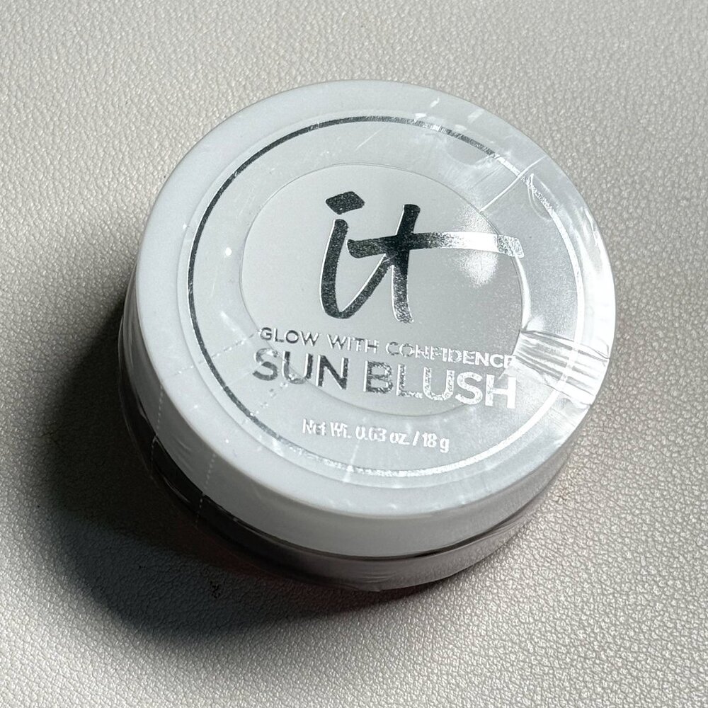 IT Cosmetics  Glow with Confidence Sun Cream Blush with Hyaluronic Acid BRAND NE